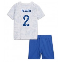 Francuska Benjamin Pavard #2 Gostujuci Dres za djecu SP 2022 Kratak Rukav (+ Kratke hlače)